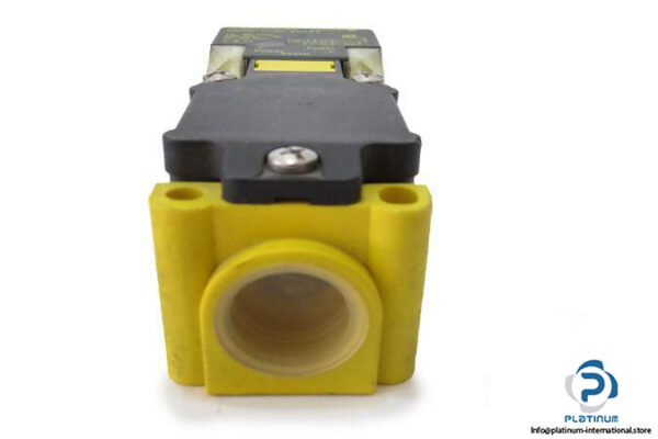 TURCK-NI50U-CP40-VP4X2-INDUCTIVE-SENSOR4_675x450.jpg