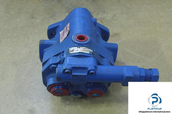 VICKERS-PVQ13-A2R-AXIAL-PISTON-PUMP-VARIABLE-DISPLACEMENT4_675x450.jpg
