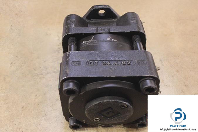 BUCHER-QT33-012R-INTERNAL-GEAR-PUMP5_675x450.jpg
