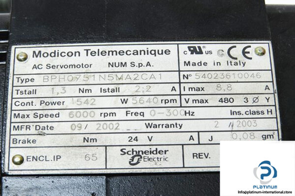 schneider-bph0751n5ma2ca1-ac-servo-motor6_675x450