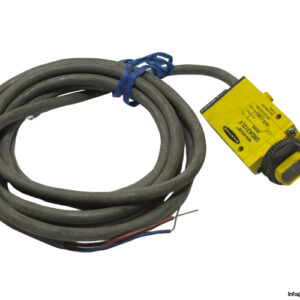 banner-SM2A312LV-photoelectric-retro-reflective-sensor