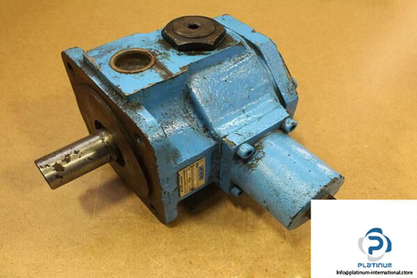 VICKERS-VVA40R-CDWW20-VARIABLE-DISPLACEMENT-VANE-PUMP_675x450.jpg