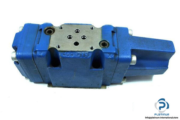 REXROTH-R900925468-PROPORTIONAL-DIRECTIONAL-VALVE_675x450.jpg