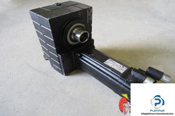 lenze-3_mot-mcs-09l41-geared-servo-motor3_675x450-3