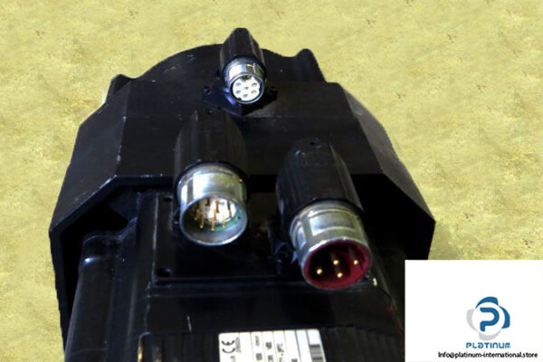 lenze-mcs-14p11-srsb0-a24n-st5f10n-r0su-servo-motor-side2