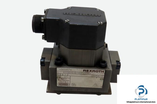 Rexroth-4WS2EM10-4210B2ET315Z8BM-Servo-Valve_675x450.jpg