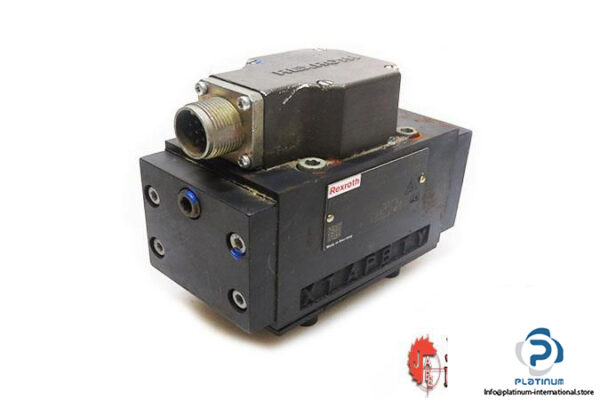 REXROTH-4WS2EM10-SERVO-DIRECTIONAL-CONTROL-VALVE-OF-4-WAY-DESIGN_675x450.jpg