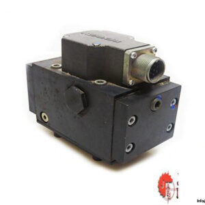 REXROTH-4WS2EM10-SERVO-DIRECTIONAL-CONTROL-VALVE-OF-4-WAY-DESIGN3_675x450.jpg