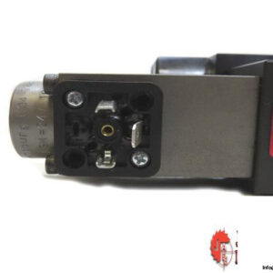 MOOG-XEB11483-000-01-2-WAY-PROPORTIONAL-THROTTLE-CARTRIDGE-VALVE6_675x450.jpg