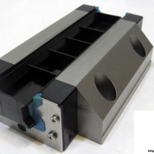 Rexroth-R185333110-Roller-rail-runner-block_675x450.jpg