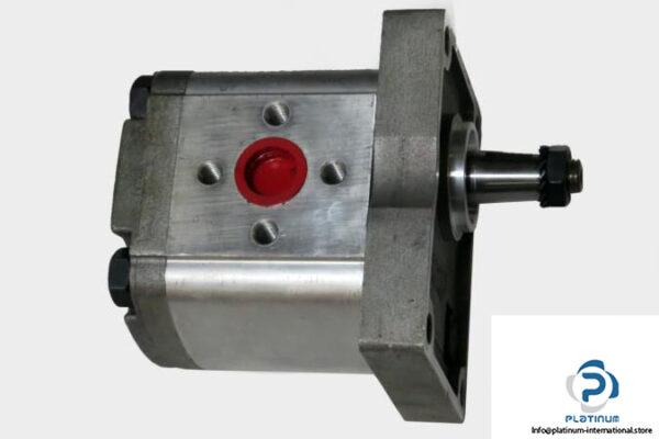 Refluid-17009-GEAR-PUMP-GR-2-14-CC-CLOCKWISE_675x450.jpg