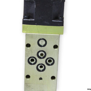 1C.3721-servo-valve-(used)-1