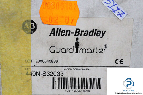 allen-bradley-440N-S32033-safety-switch-(new)-2