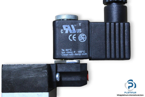 camozzi-952-F2A-P11-U73S01-double-solenoid-valve-used-2