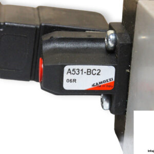 camozzi-952-F2A-P11-U73S01-double-solenoid-valve-used-4