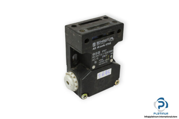 schmersal-AZ-15ZVRK-1762-safety-switch-(used)