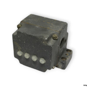 euchner-GLBG-4-D-16-2-L-limit-switch-(used)