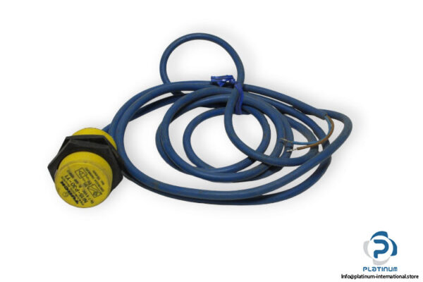 turck-NI15-P30-Y1-inductive-sensor-(used)