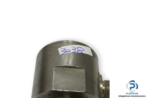 turck-FCS-GL1_2A2-AP8X-H1141-flow-monitoring-(used)-2