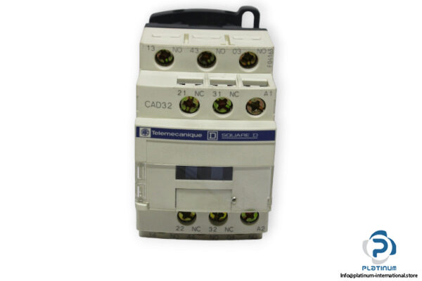 telemecanique-CAD32F7-control-relay-(new)-1