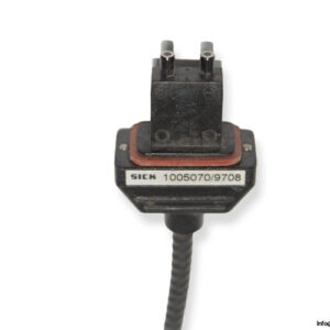 sick-100507_9708-fiber-optic-sensor-2