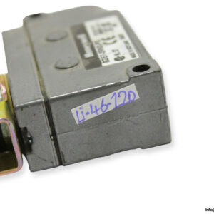 honeywell-bze7-2rn2-pg-limit-switch-3-3