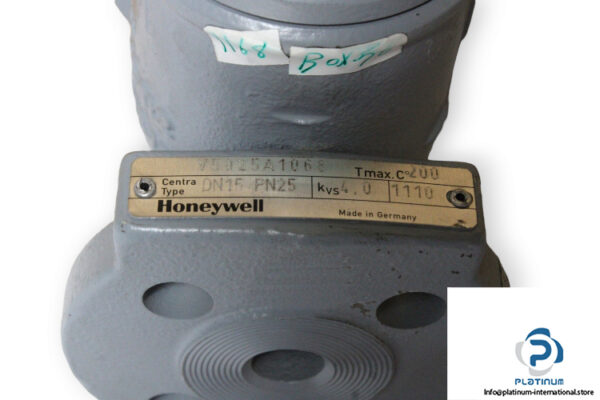 Honeywell-V5025A1068-globe-valv-(used)-1
