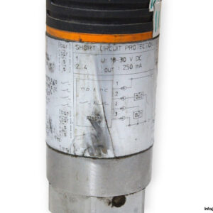 ifm-PN7026-pressure-sensor-with-display-used-4