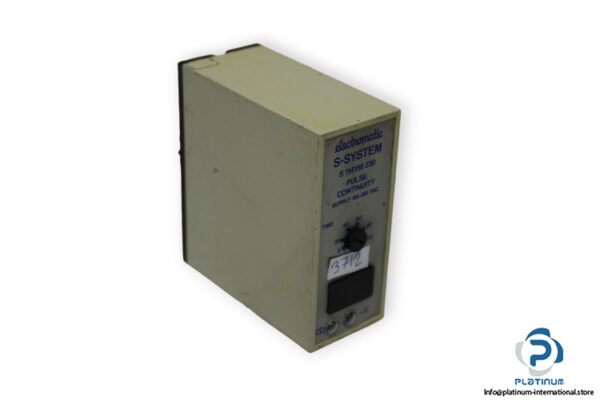 carlo-gavazzi-S-114156-230-pulse-continuity-relay-timer-(used)