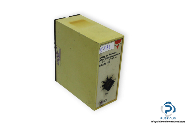carlo-gavazzi-SB-225-115-relay-delay-on-release-(used)