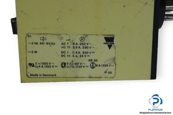 carlo-gavazzi-SB-225-115-relay-delay-on-release-(used)-1