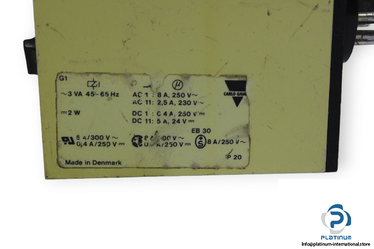 carlo-gavazzi-SB-225-115-relay-delay-on-release-(used)-1