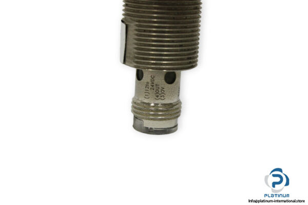 omron-E2A-M18KS08-M1-B1-inductive-proximity-sensor-used-3