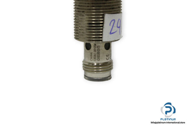 omron-E2A-M18KS08-M1-B1-inductive-proximity-sensor-used-4