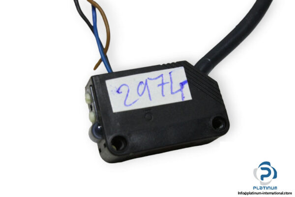 omron-E3Z-D81-photoelectric-sensor-with-built-in-amplifier-new-3