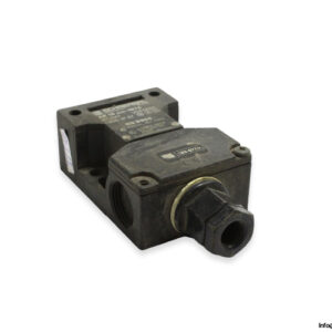 Schmersal-AZ-15-ZVR-1876-safety-switch