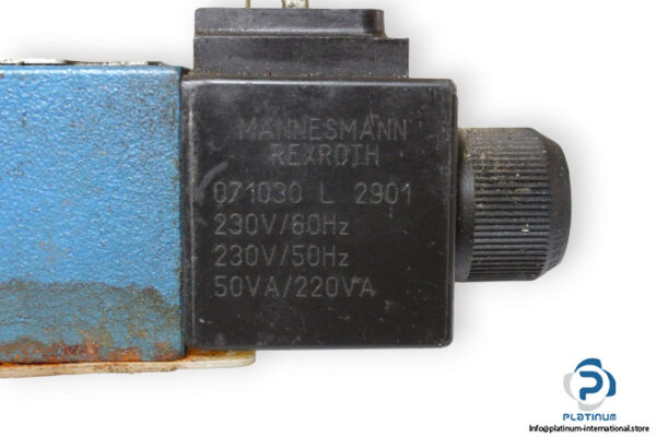 Rexroth-R900909559-directional- Spool-valve-used-3