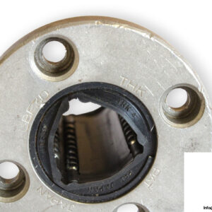 thk-lbf30-ball-spline-bearing-2