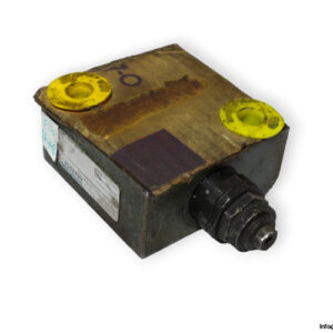 Rexroth-R900354507-flow-control-valve-(used)
