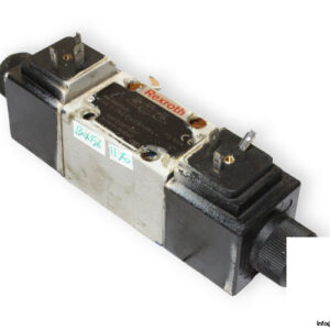 Rexroth-R900912493-directional-control-valve-230-v-(used)