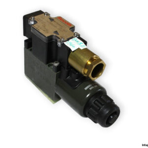 Rexroth-R900951426-solenoid-operated-directional-valve-(new)