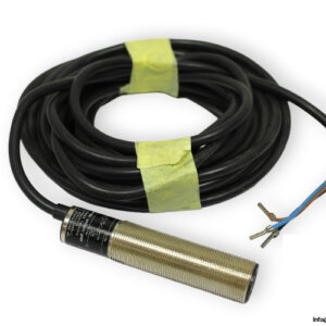 wenglor-UC66PB-P24-photoelectric-diffuse-sensor-used