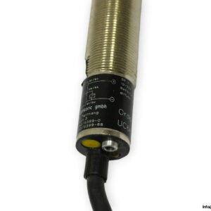 wenglor-UC66PB-P24-photoelectric-diffuse-sensor-used-3