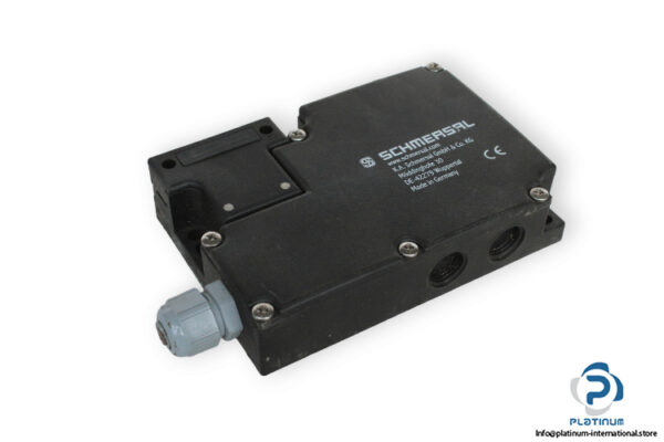 Schmersal-AZM-161CC-12_12RK-024-solenoid-interlock-(used)