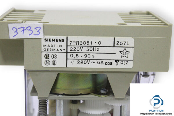siemens-7PR3051-0-time-relay-(new)-2