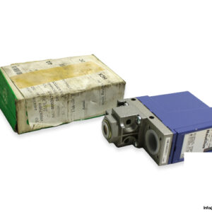 Telemecanique-XML-A200D2S11-pressure-switch-new