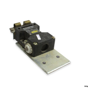 Schmersal-AZ-15ZVRK-1762-safety-switch
