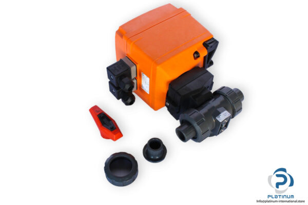 gf-150-125-382-3-way-horizontal-l-port-socket-new