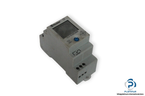 finder-12.51.8.230.0000-digital-time-switch-(used)