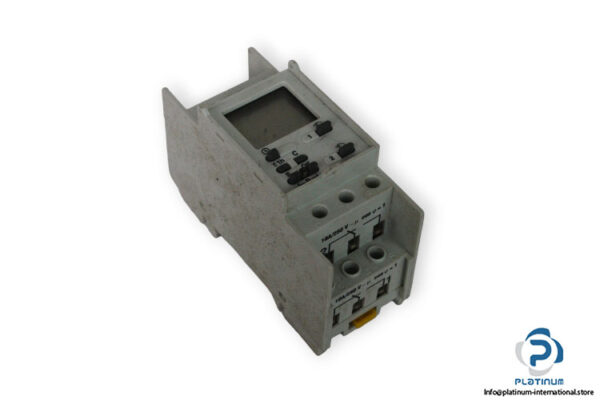 legrand-MICROREX-D22-plus-digital-switch-timer-(used)